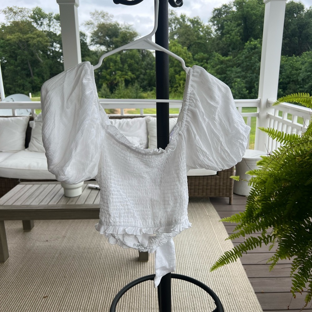 boutique white bow back shirt